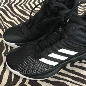 Adidas Kids/Womens Basketball Shoe